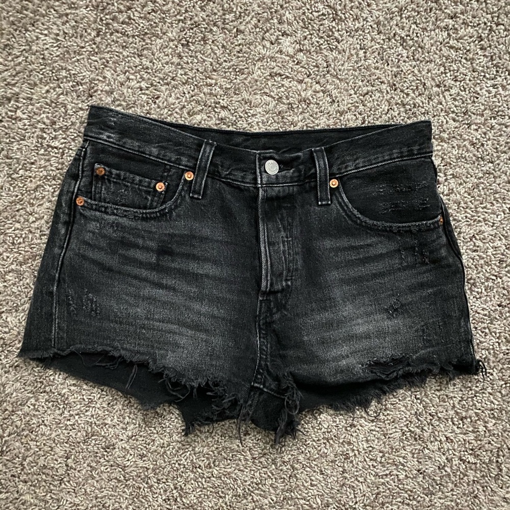 Levi’s 501 Short - Washed Black size 28